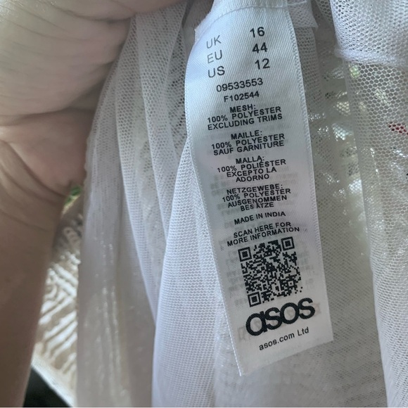 ASOS DESIGN sequin top with geo pattern in white - Picture 8 of 8